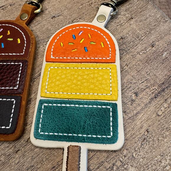 PORTLAND Leather POPSICLE Charms Set of 2 Sugar Snap Grizzly NEW FAST SHIP - Picture 3 of 6
